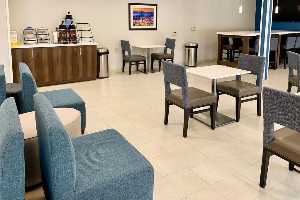 Comfort Inn & Suites Troutville - Roanoke North - Daleville Ресторан фото