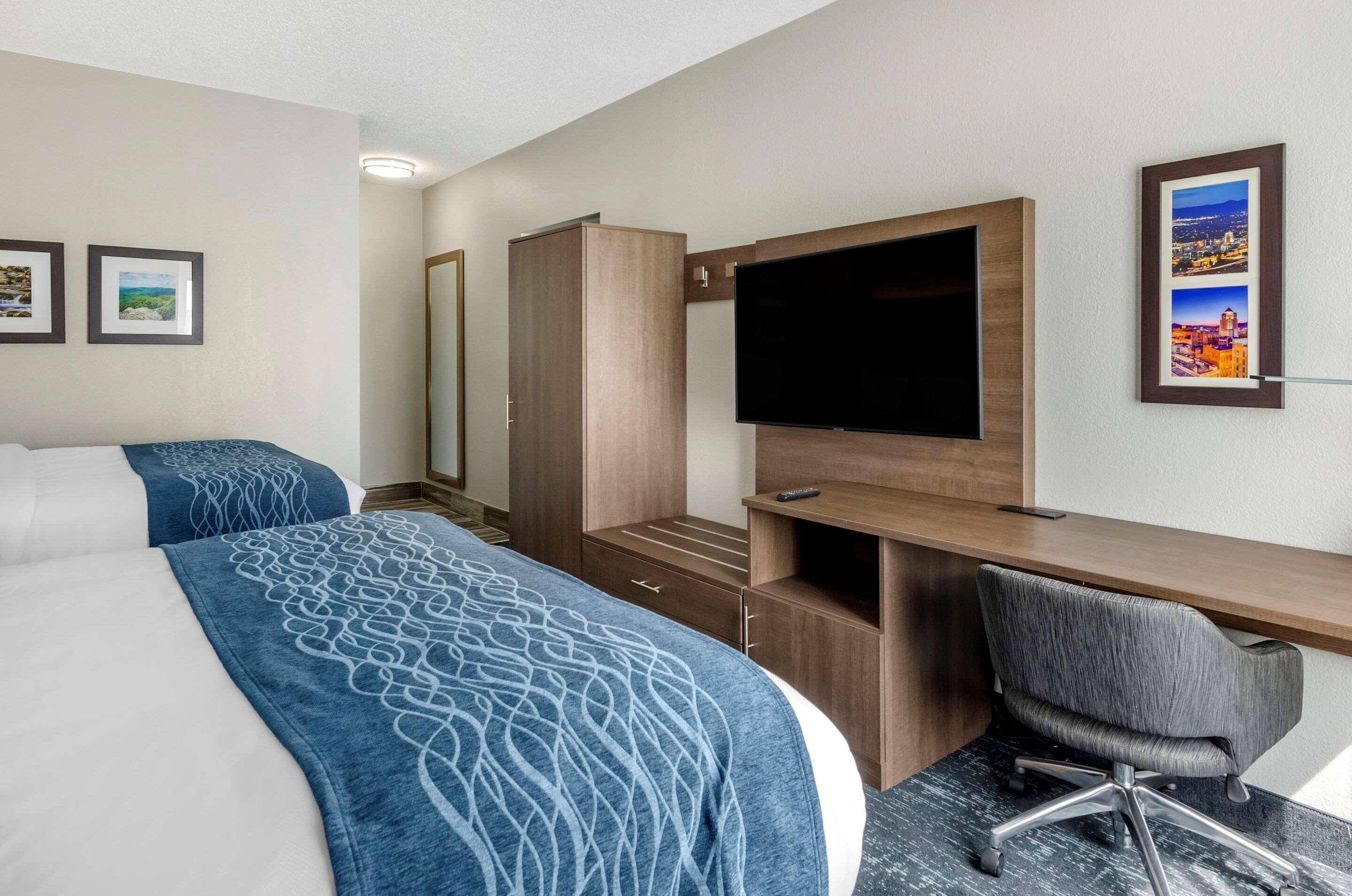 Comfort Inn & Suites Troutville - Roanoke North - Daleville Экстерьер фото