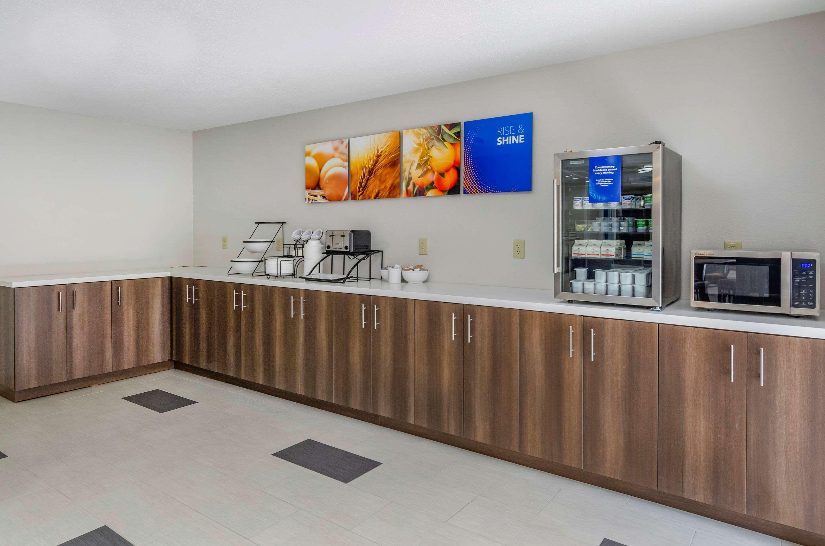 Comfort Inn & Suites Troutville - Roanoke North - Daleville Экстерьер фото