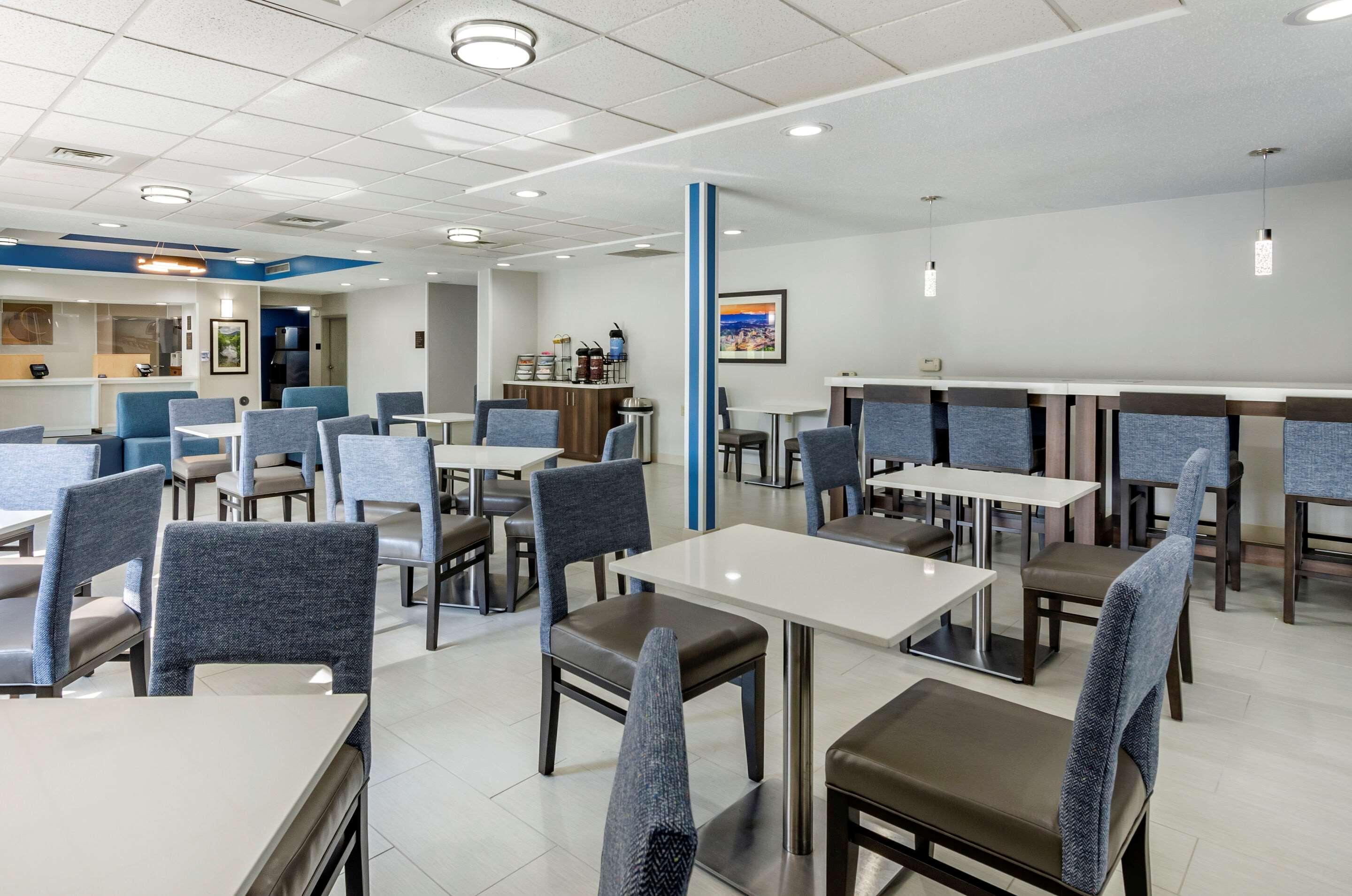 Comfort Inn & Suites Troutville - Roanoke North - Daleville Экстерьер фото